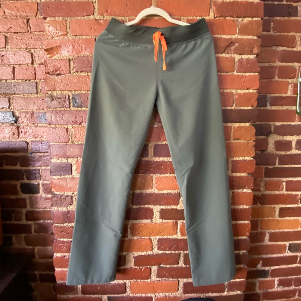 FIGS Miss Green Scrub Pants